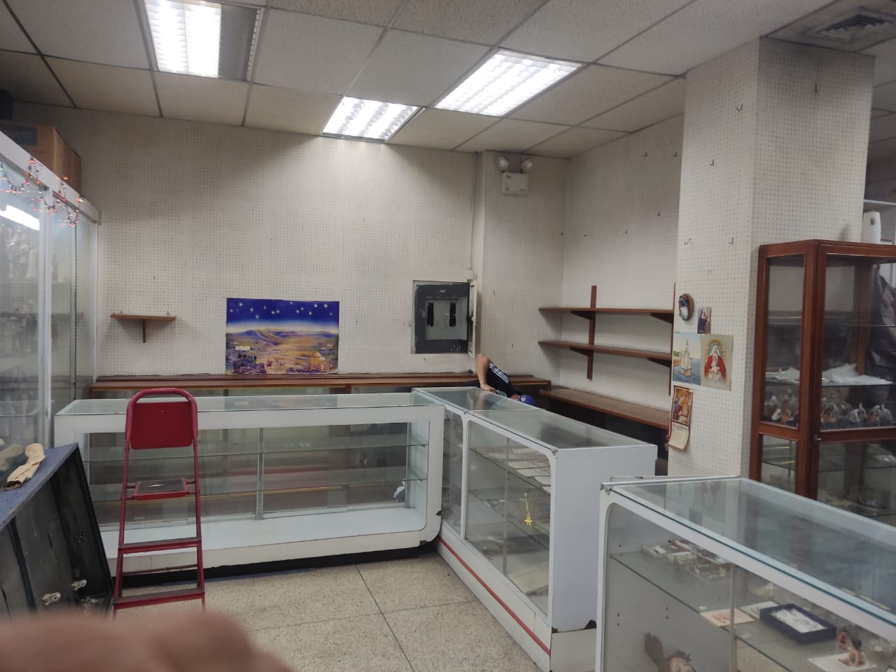 Se vende Local comercial Caracas aV universid