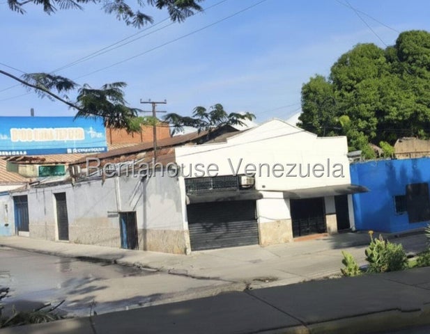 26-5881 Galpon en Venta en pleno corazón de 