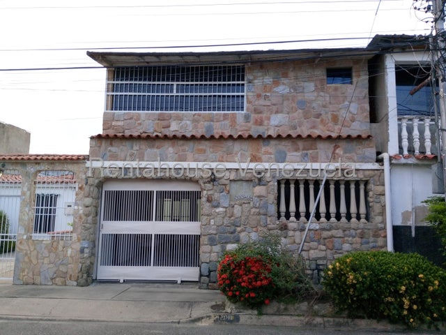 26-10505 Casa en venta San Diego con excelent