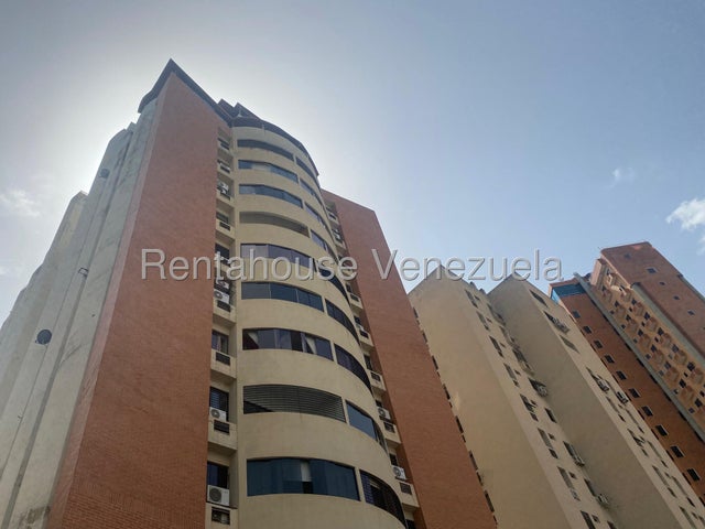26-10321 Se Vende hermoso apartamento piso ba