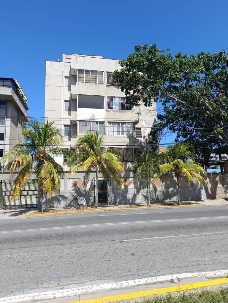 APARTAMENTO EN ALQUILER, PLAYA GRANDE, VENEZU