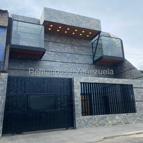 Edificio 4 nieveles con planta electrica en v