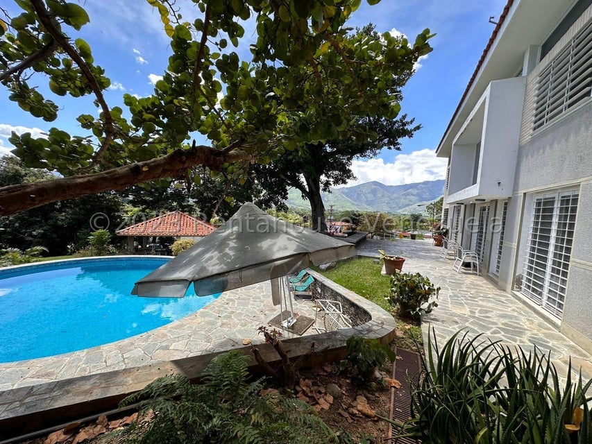 Casa en venta en las Morochas San Diego Carab