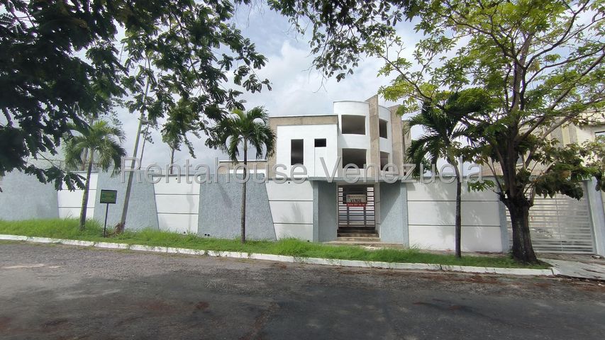 CASA EN VENTA URB. GUARACARIMA LA VICTORIA ES