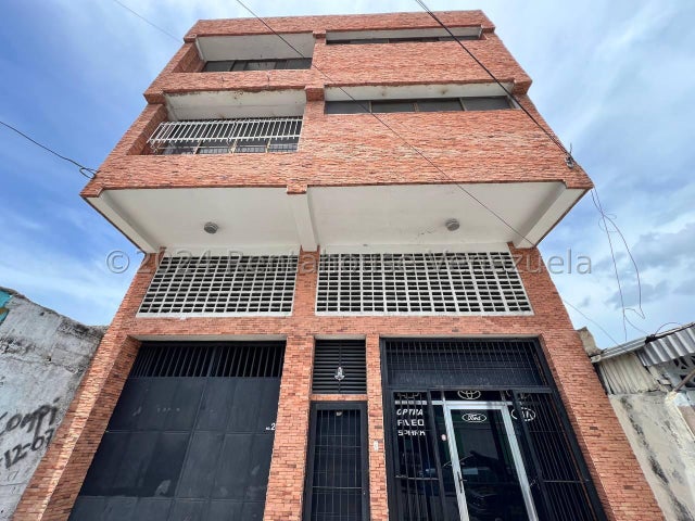 EDIFICIO COMERCIAL EN VENTA AV. PAEZ  MARACAY