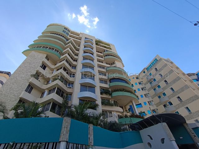 APARTMENTO EN OBRA GRIS EN VENTA URB. LA SOLE