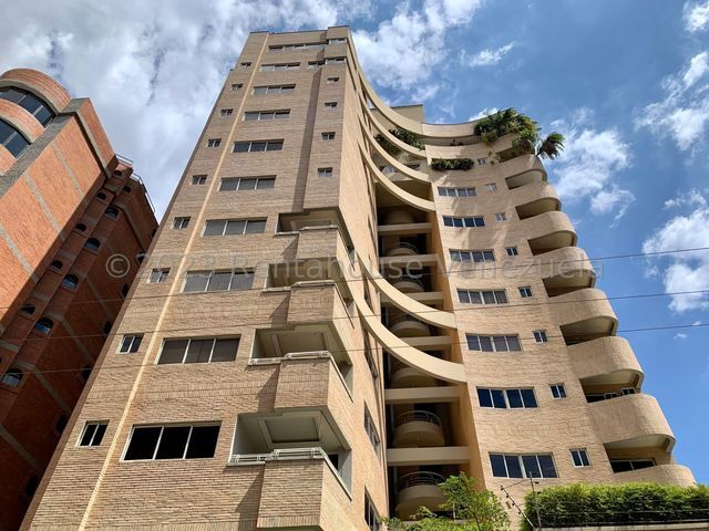 APARTAMENTO EN VENTA URB. LA SOLEDAD MARACAY 