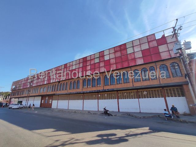 GALPON EN VENTA AV. PRINCIPAL DE SANTA RITA E