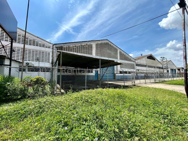 En zona industrial valencia Galpon en venta u