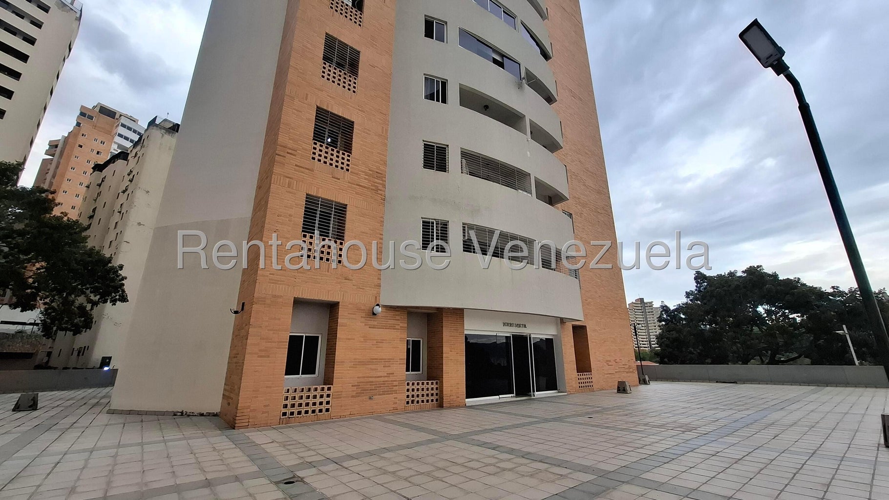 Moderno Apartamento con Planta Electrica Y Po