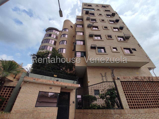 APARTAMENTO EN VENTA EN LAS DELICIAS MARACAY 