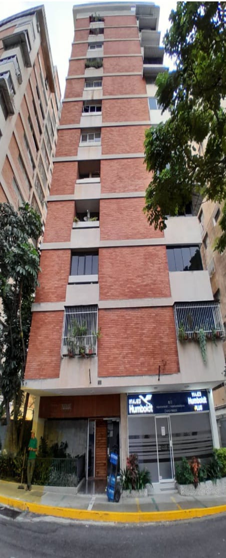 ALQUILO APARTAMENTO EN ALTAMIRA