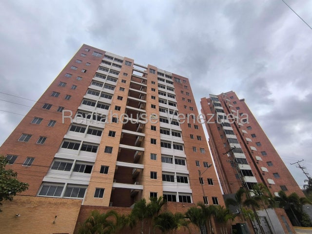 Apartamento con pozo y planta electrica ubica