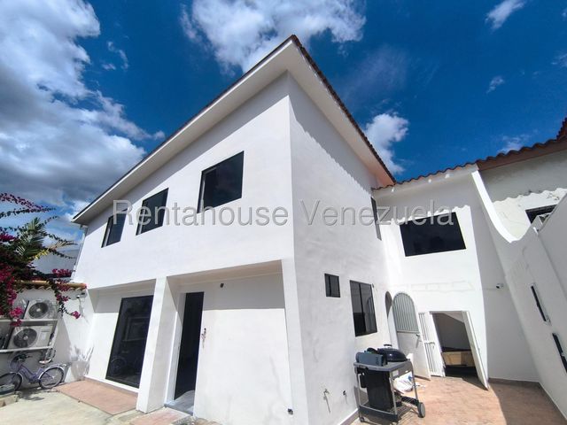 De lujo Casa en venta ubicada en el bosque va