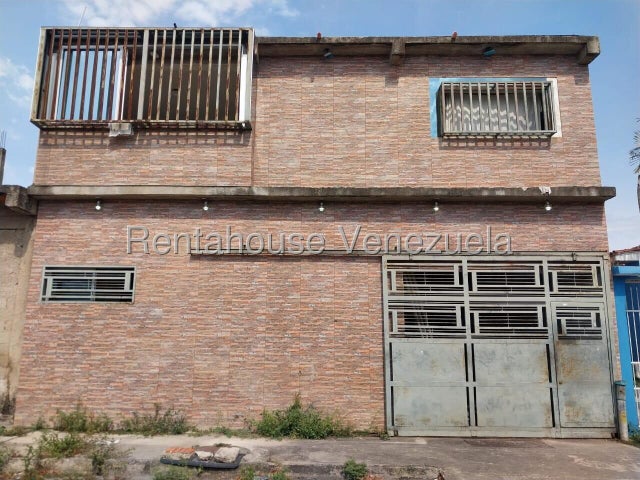 Amplia Casa Duplex en venta ubicada en flor a