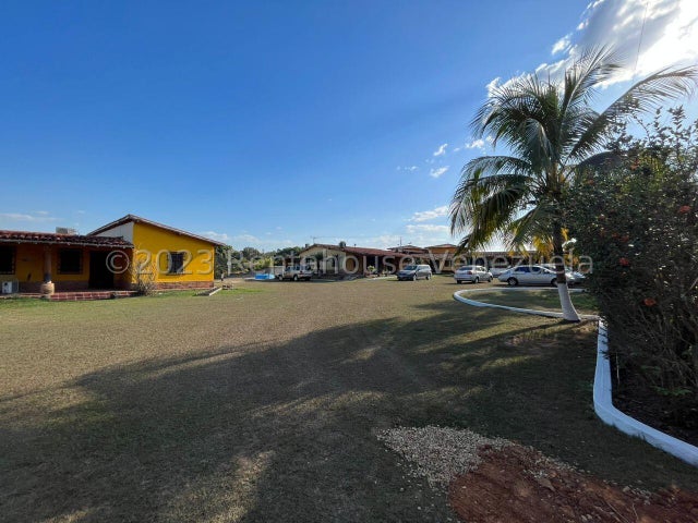 Casa en Sabana del Medio. Libertador #23-2364