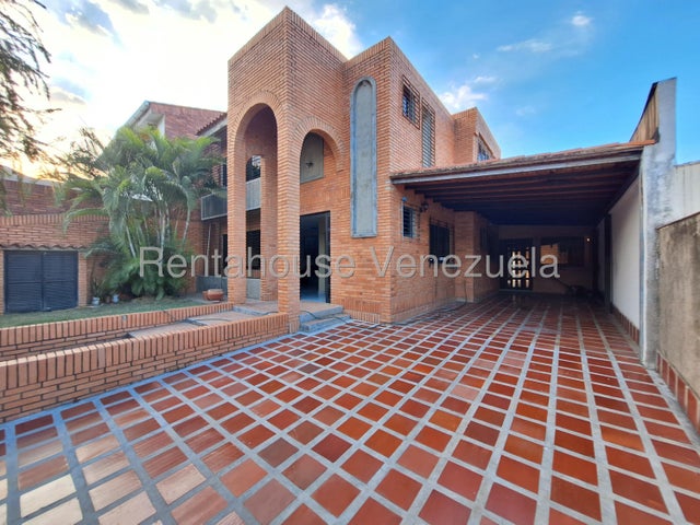 26-17631 Casa en Venta cuenta con 357,23 mtrs