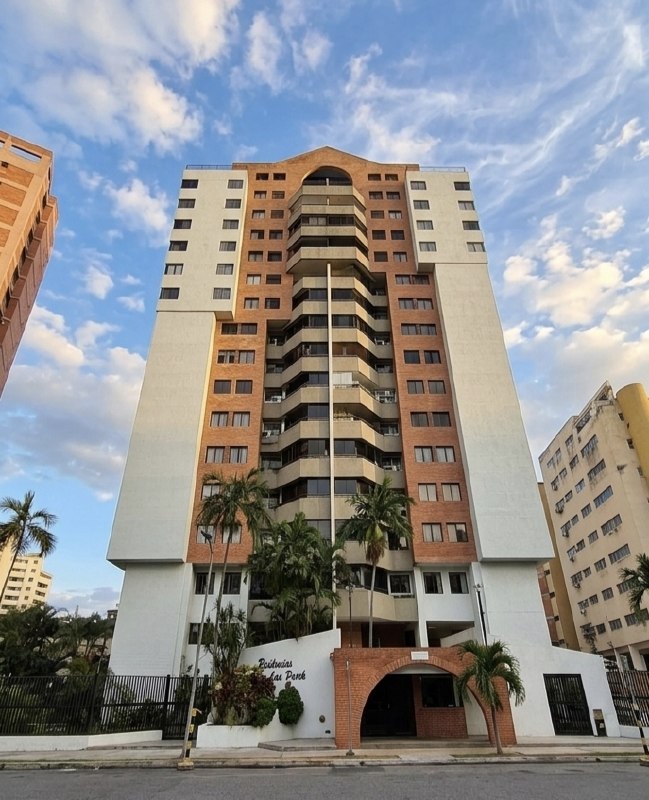 Apartamento con Pozo, Planta Elec. en Piso Ba
