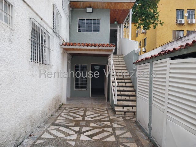 26-20487 Casa en venta en obra blanca con 100