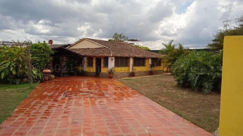 YL Rentahouse Vende Casa en Montalban Sector 
