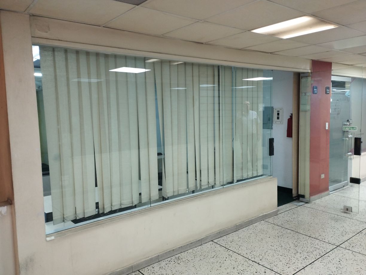 OFICINA EN VENTA, C.C. ARTA, AVD. TAMANACO, C