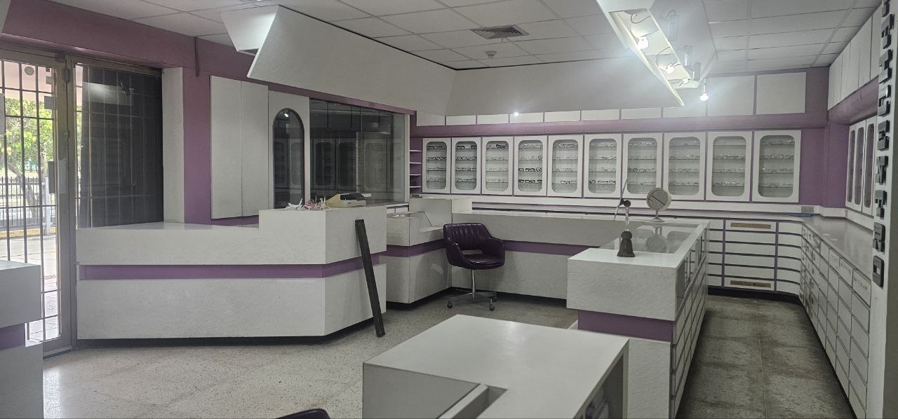 SE ALQUILA LOCAL COMERCIAL EN PB  ENTRE 5 DE 