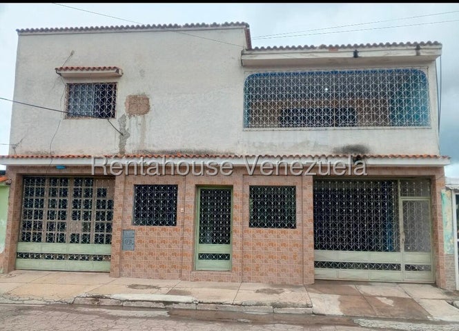 26-21747 Casa en Venta parcialmente amoblado 