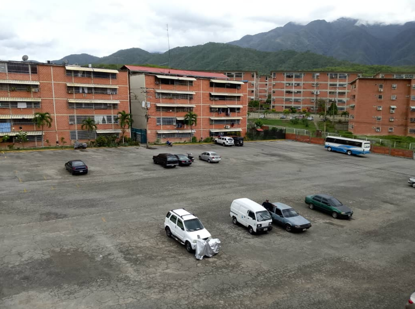 Se vende apartamento  en Guatire urbanizació