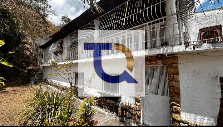 En Venta Casa Original con Anexo en Piedra Azul Baruta, estado Miranda