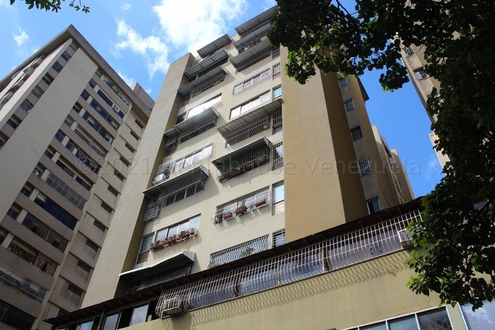 VENTA LA URBINA #25-12476