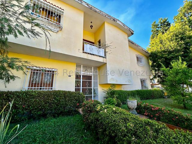 25-1275 Para la venta amplia y fresca casa co