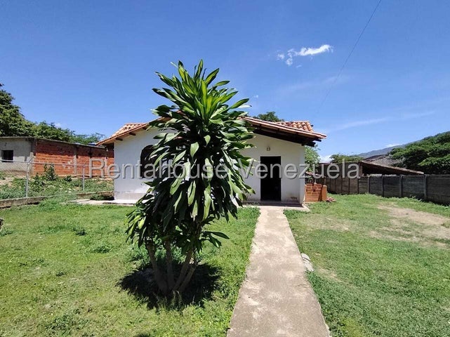Venta de terreno con casa. Las Morochas, San 