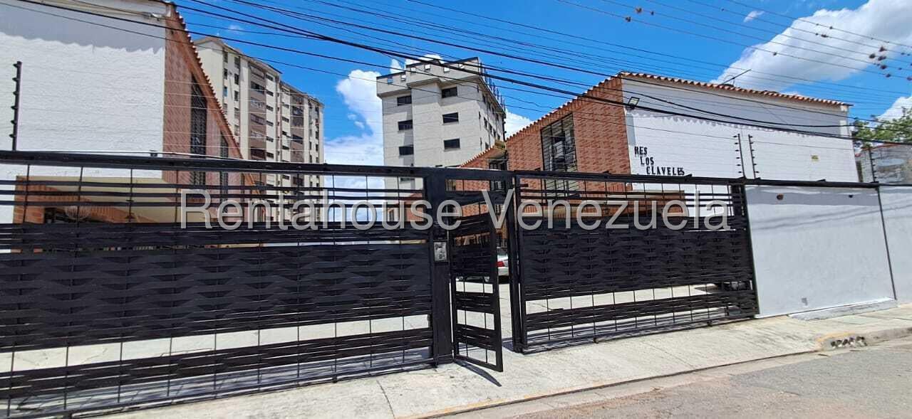 Twonhouse en venta en las Quintas de naguanag