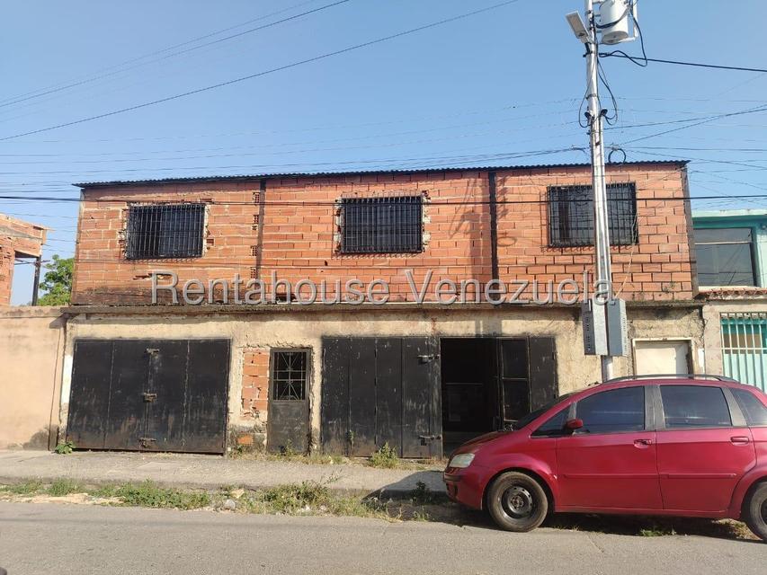 Casa para remodelar con local y anexos 