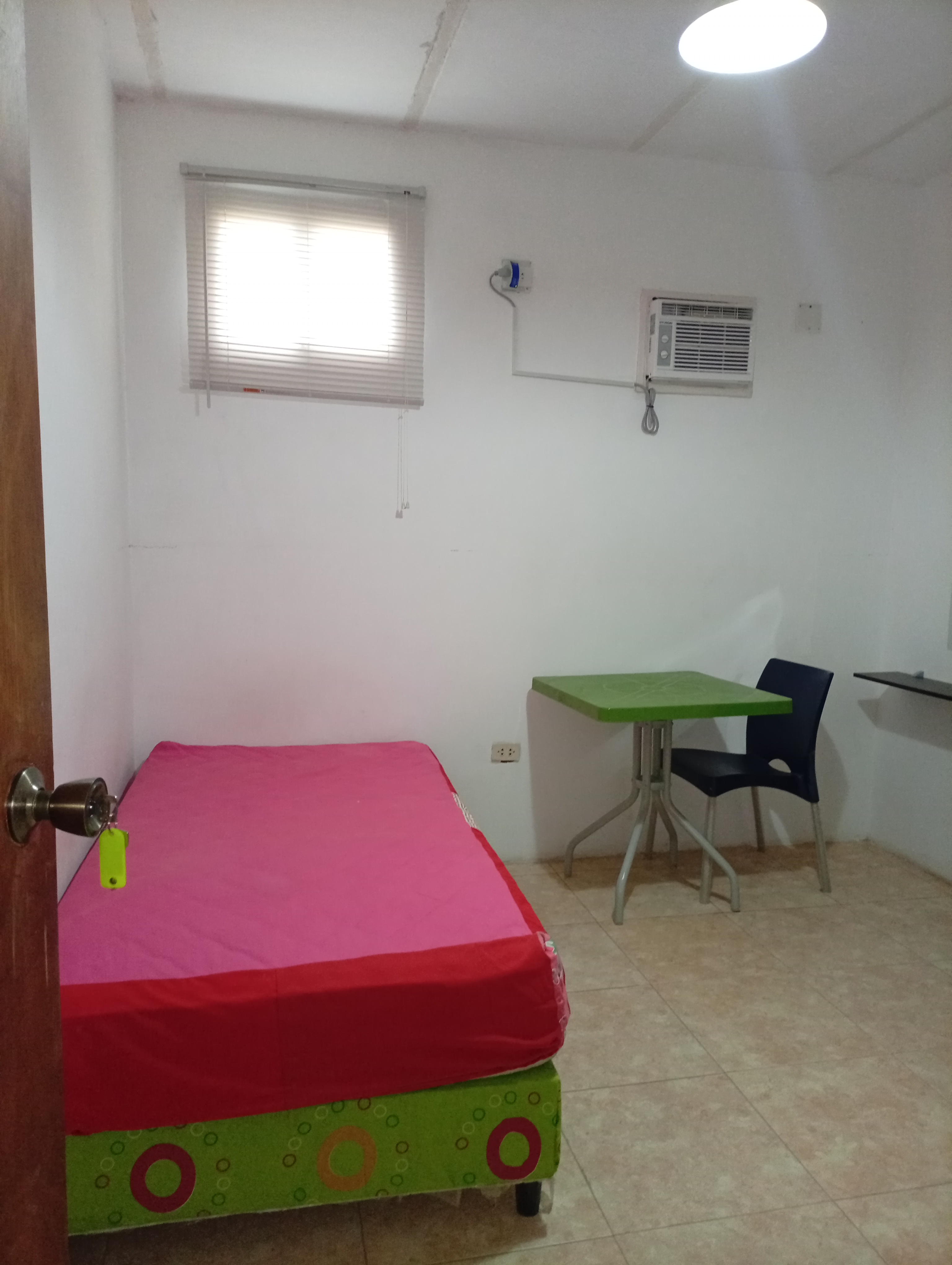 EN ALQUILER HABITACIÓNES URB SANSUR 