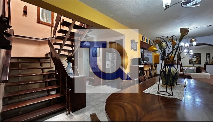 En Venta Casa Original con Anexo en Piedra Az