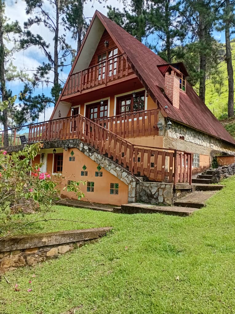 Chalet en urbanismo privado