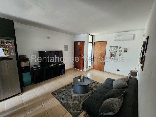 Apartamento en venta 62m2 posee 2H-2B-1P, poz