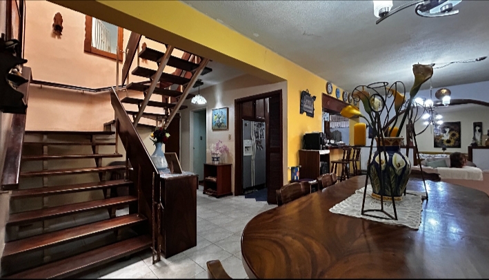En Venta Casa Original con Anexo en Piedra Az