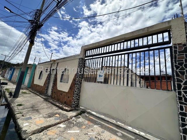 27-4150 Casa en Vent a Urbanizacion La Cooperativa Residencia Estudiantil
