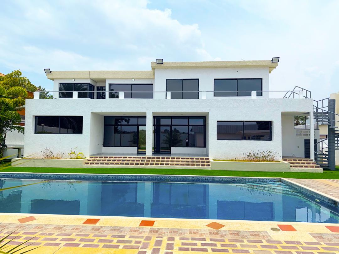 VENDO HERMOSA VILLA A PRECIO DE OPORTUNIDAD