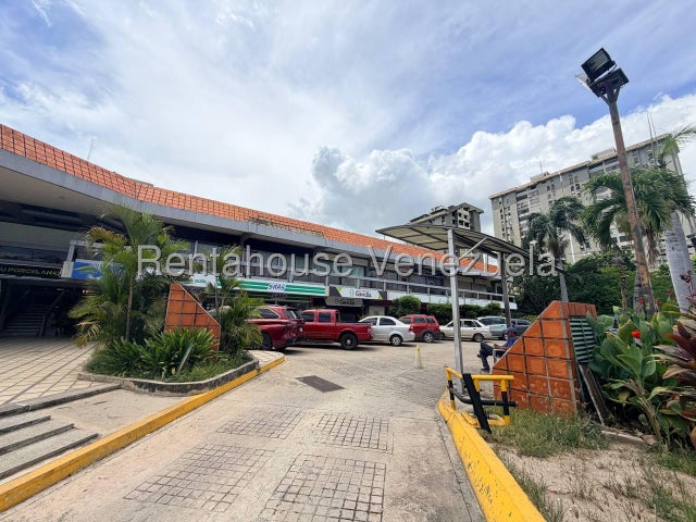 27-4838 Local en Venta en Centro Comercial Maracay Plaza
