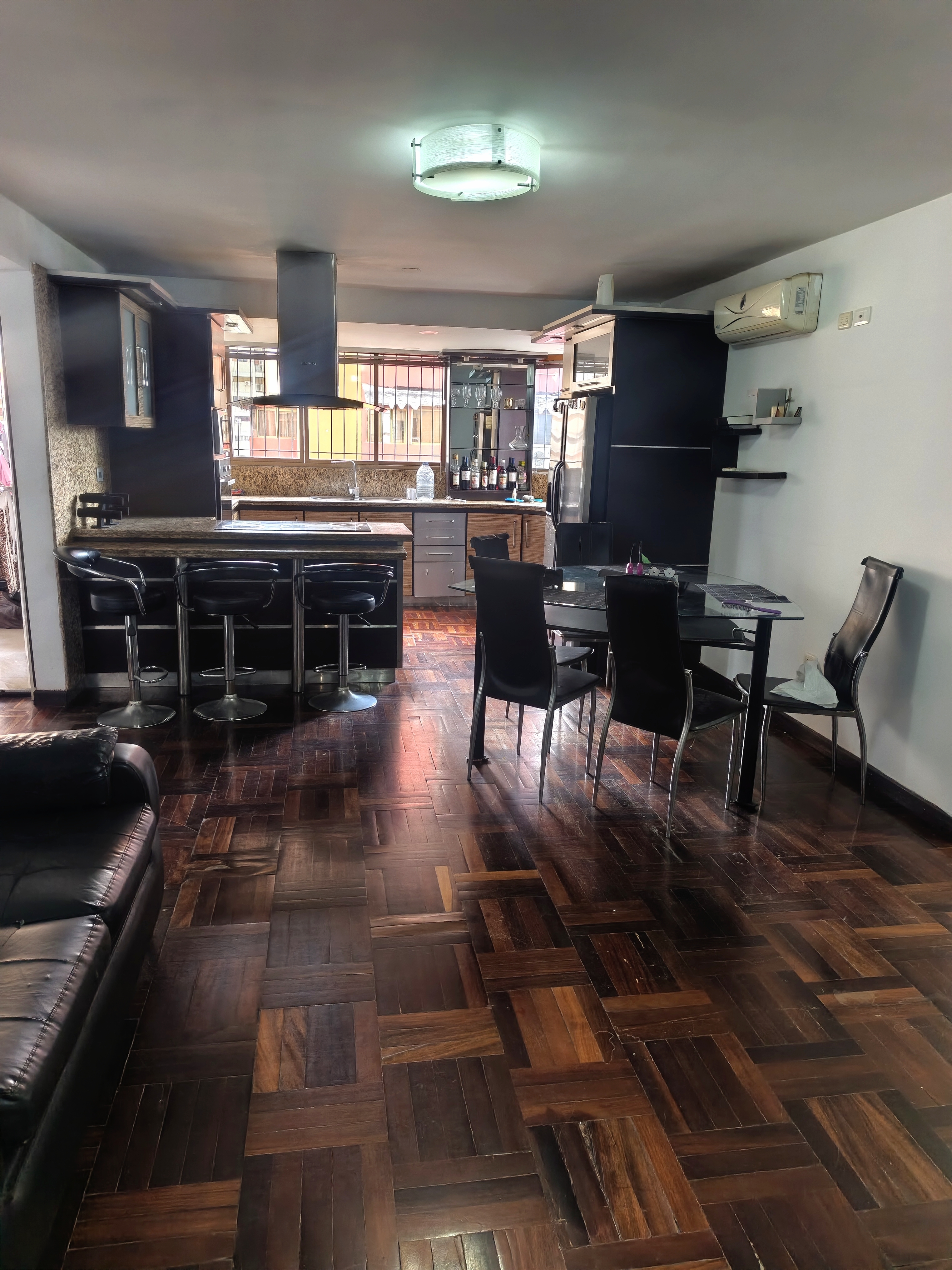 Venta Apartamento cerca Av Lara