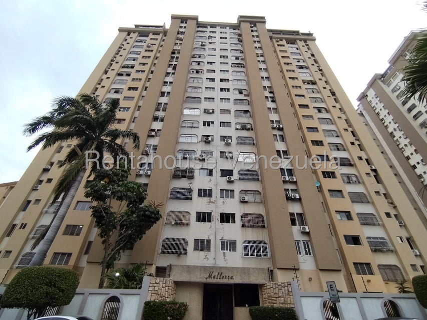 Se Vende Apartamento Prebo Detrás Del C. C. Shopping Center , Inm 27-5528 Solo Clientes