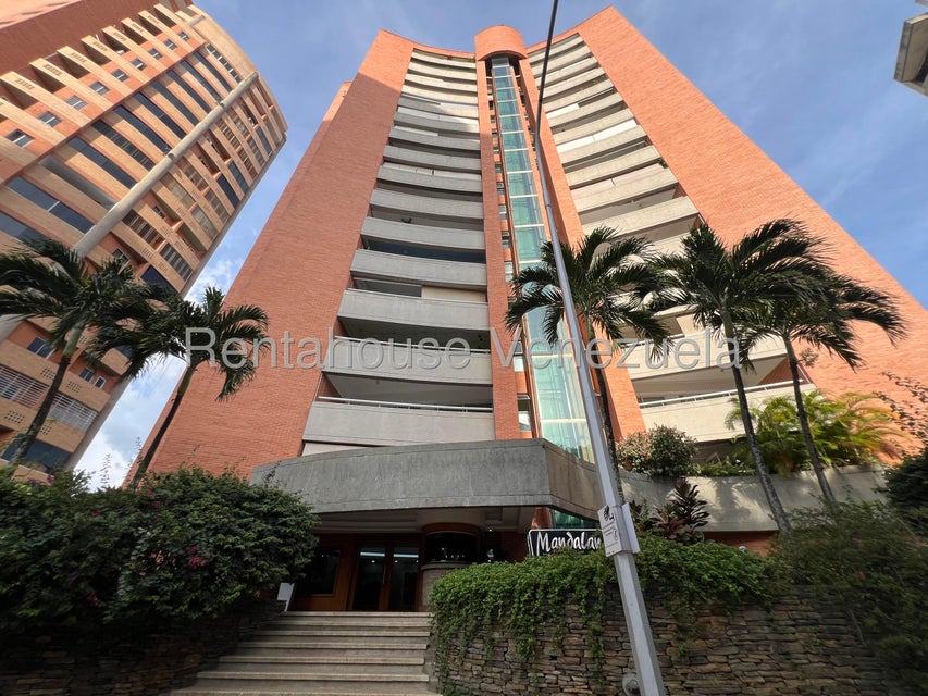 Apartamento En Alquiler Urb Valle Blanco, Pla