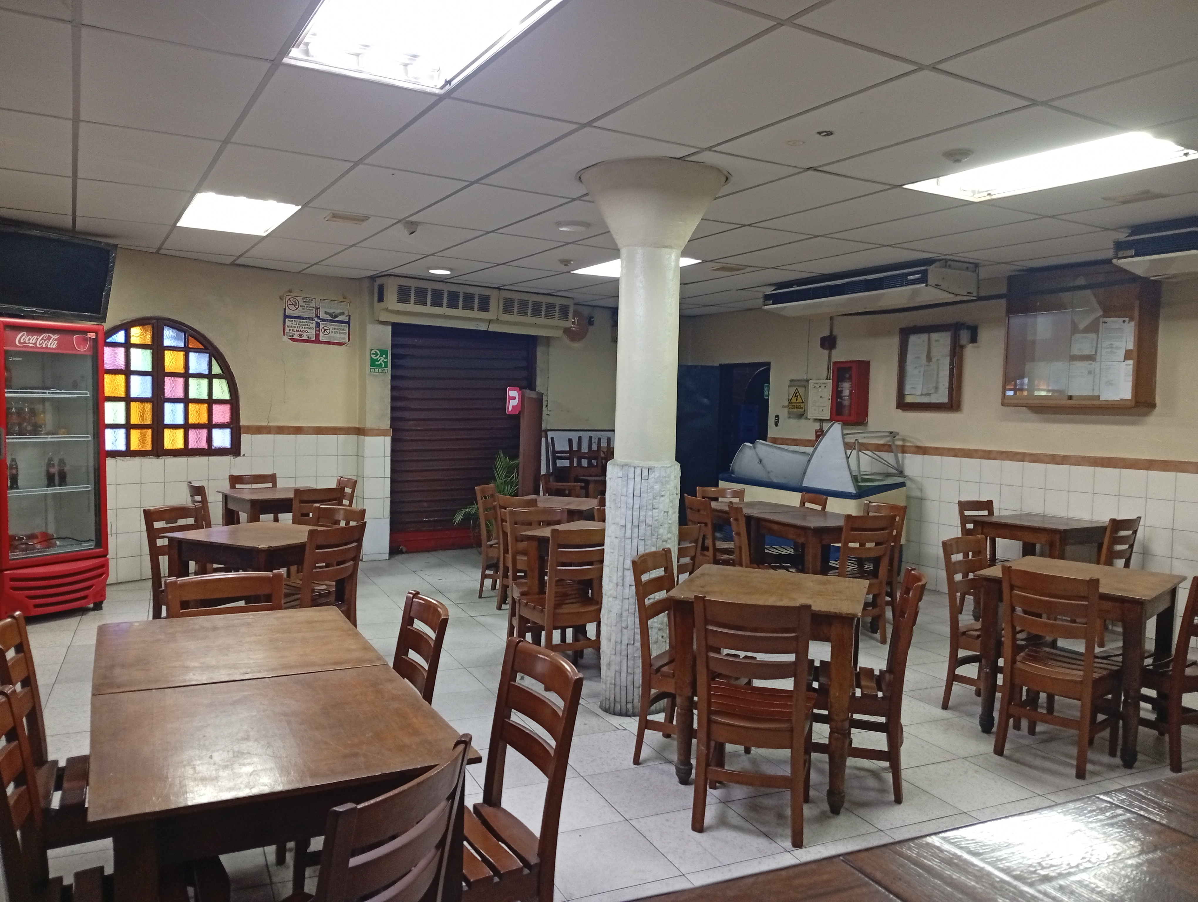 Disponible En Venta Restaurante-Pollera: Fondo de Comercio equipado a Pie de Calle | Baruta, Miranda, Caracas
