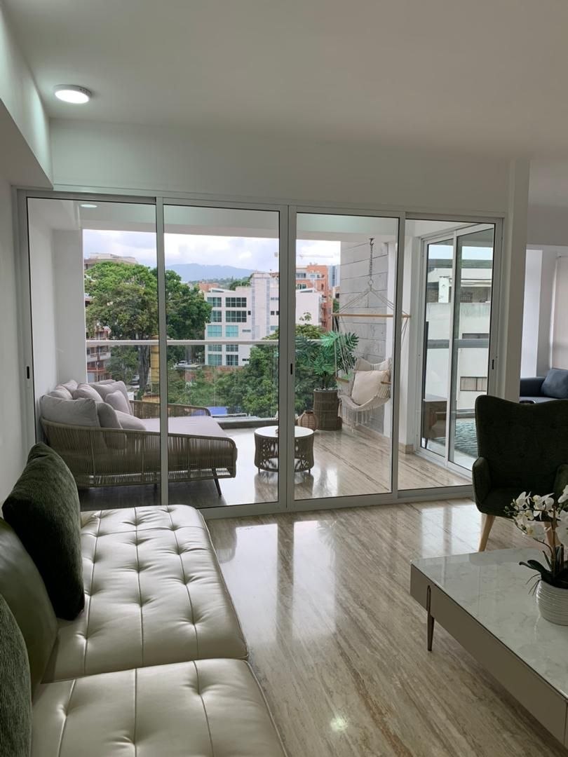 En alquiler Penthouse 240 mts amoblado Los Naranjos de las Mercedes 4 hab 4 baños 4 pstos Vigilancia 24 horas calle cerrada  pozo propio Sólo Clientes Gm