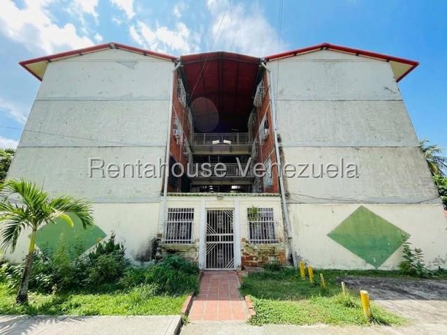 27-6078 Apartamento en Alquiler en Urbanizacion Madre Maria