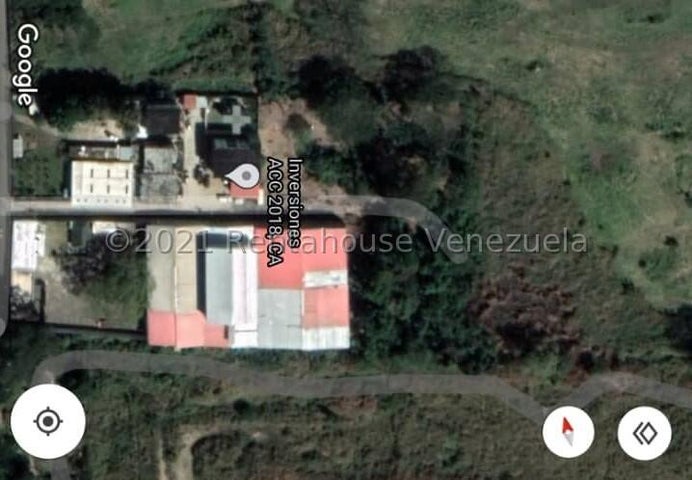 Rentahouse yl Vende Terreno Av. La Cumaca #24