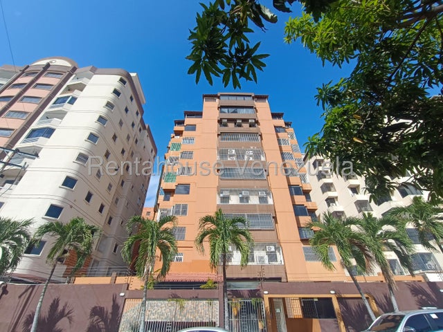 27-4361 Apartamento Duplex en Alquiler en Urb